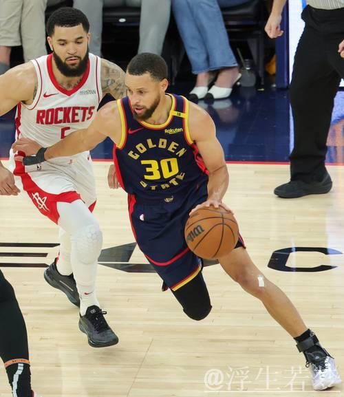 NBA季后赛4月29日:火箭对阵勇士 库里精彩表现集锦 NBA季后赛4月29日:火箭对阵勇士 库里精彩表现集锦