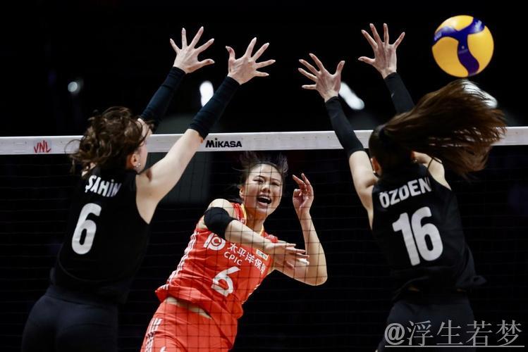 中国队在世界女排联赛北京站以2胜2负结束比赛 中国队在世界女排联赛北京站以2胜2负结束比赛