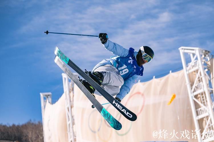 自由式滑雪世界杯云顶站:谷爱凌预赛夺冠顺利晋级 自由式滑雪世界杯云顶站:谷爱凌预赛夺冠顺利晋级